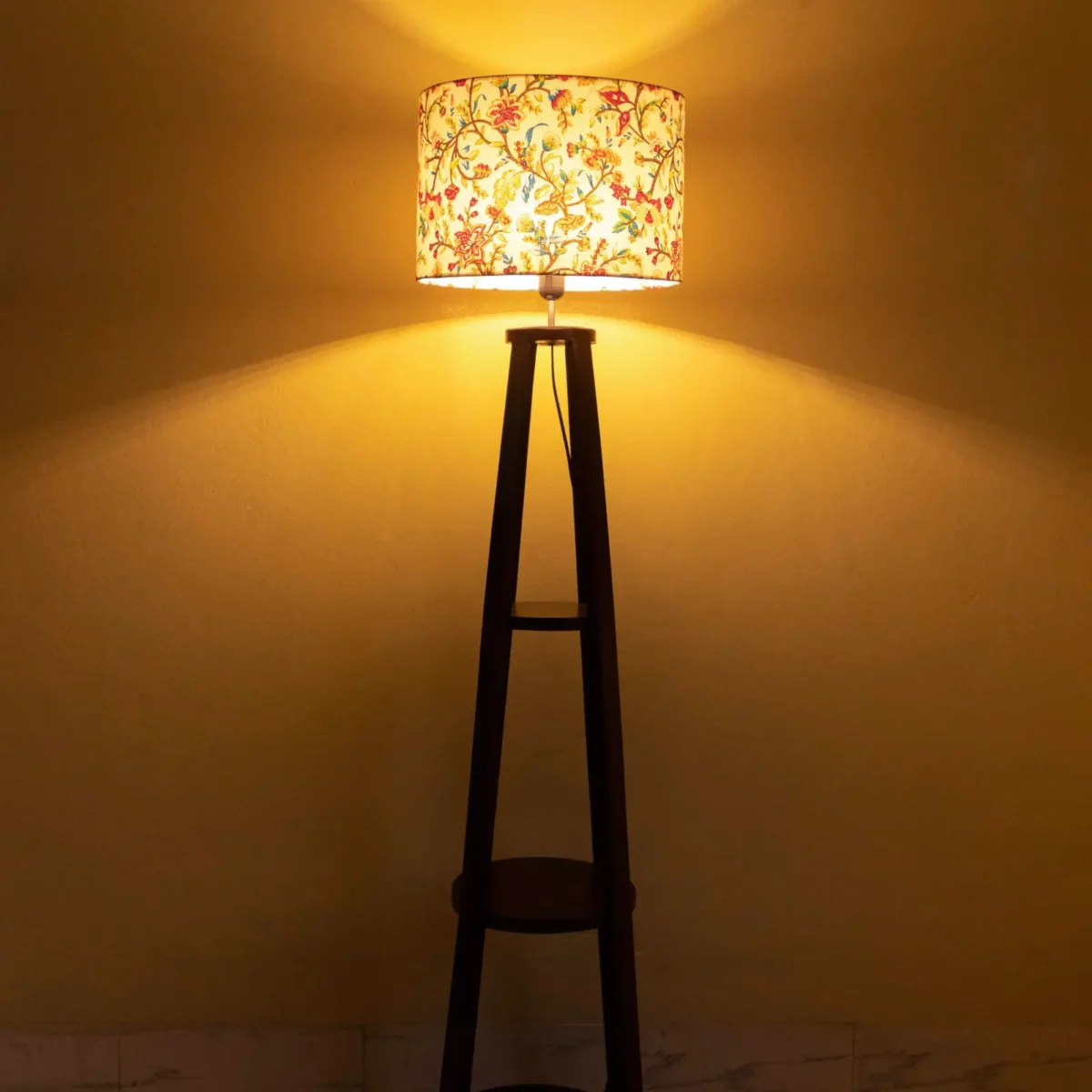 Wooden Tripod  Floor / Corner Stand Lamp